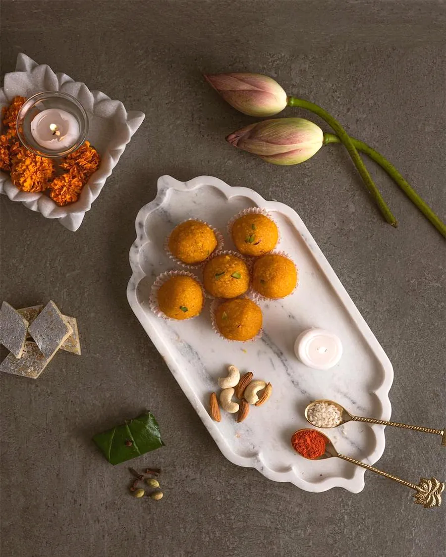 Scalloped Edge Serving Platter — handcrafted marble by Authentic Jewels of Marble, Agra